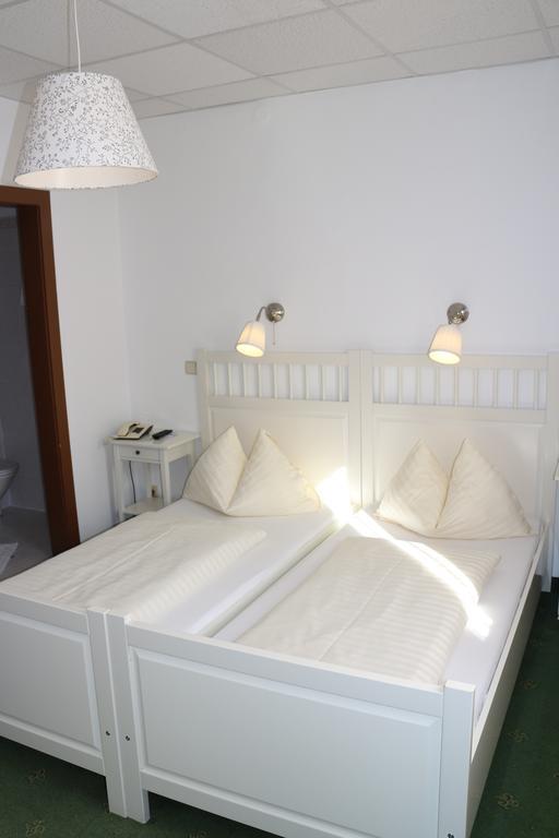 Hotel Gasthof Kasino Villach Ruang foto