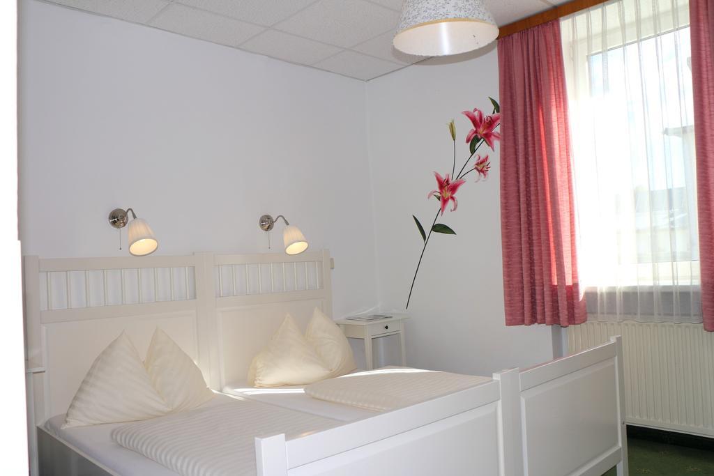 Hotel Gasthof Kasino Villach Ruang foto