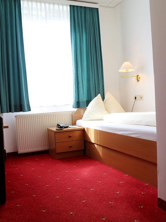 Hotel Gasthof Kasino Villach Ruang foto