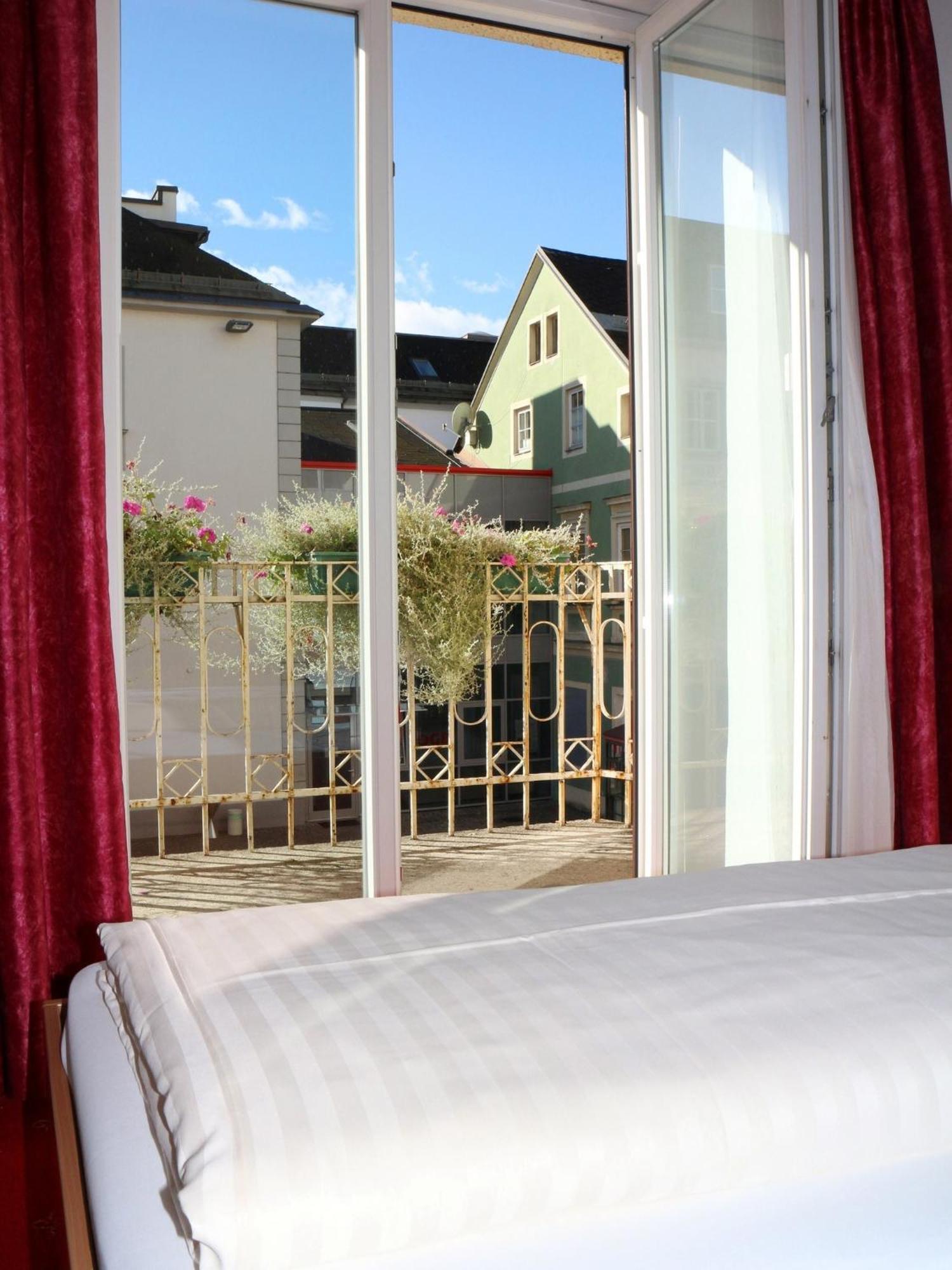 Hotel Gasthof Kasino Villach Bagian luar foto