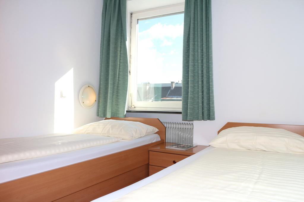 Hotel Gasthof Kasino Villach Ruang foto
