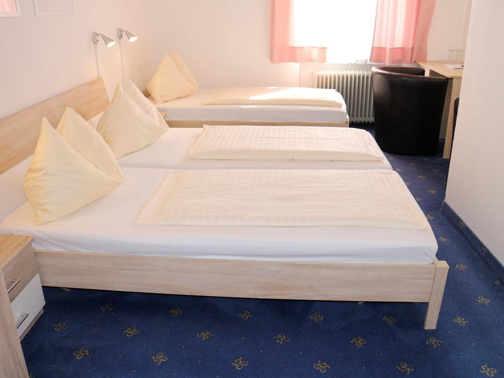 Hotel Gasthof Kasino Villach Ruang foto
