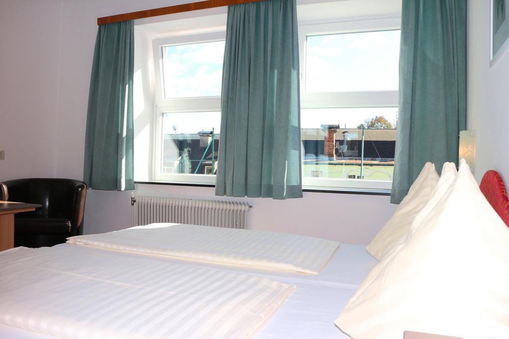 Hotel Gasthof Kasino Villach Bagian luar foto