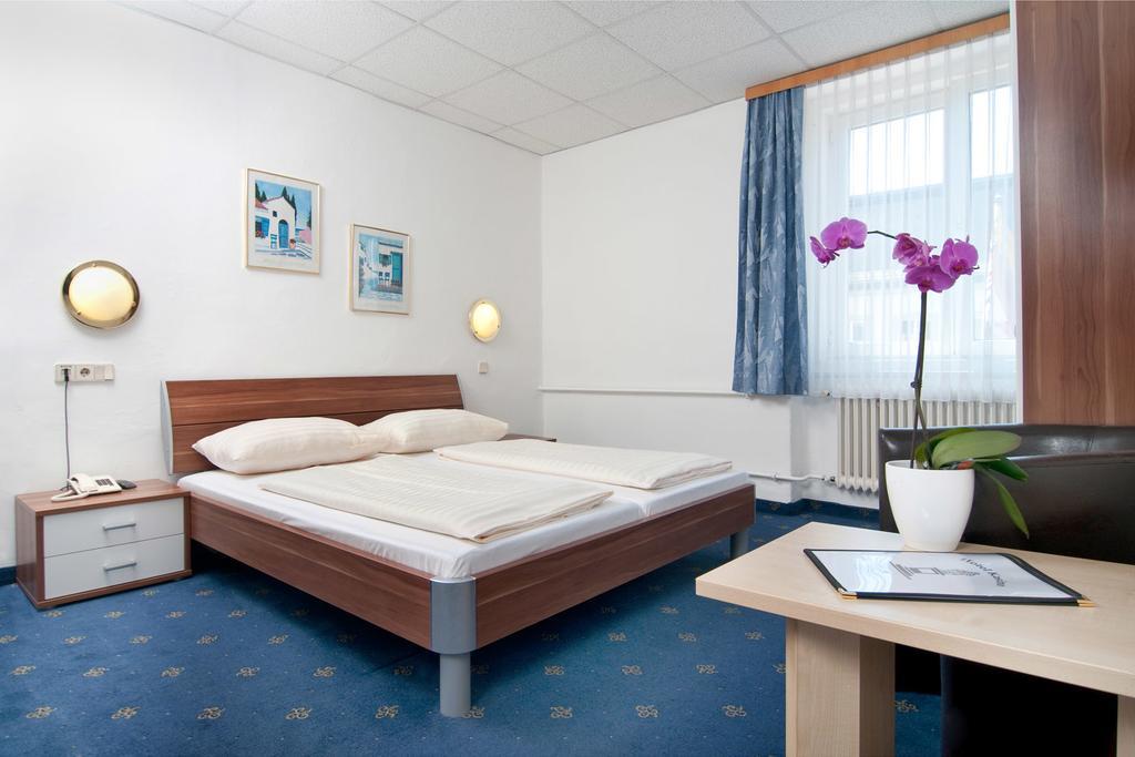 Hotel Gasthof Kasino Villach Bagian luar foto